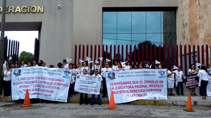 Protestan trabajadores del Poder Judicial de la Federación