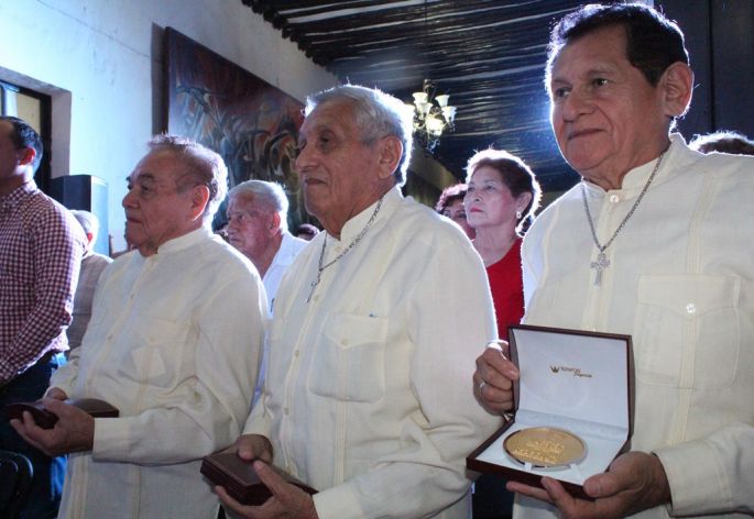 Reconocen toda una vida en la trova de Los Tachos.