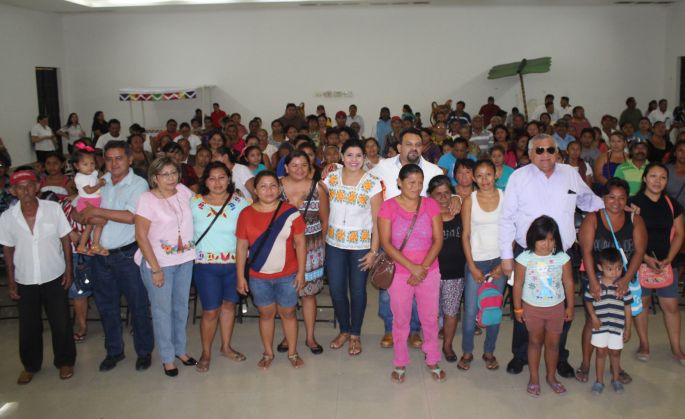 El delegado  de la SEDATU William Sosa Altamira anuncia obras por más de $19 millones en Izamal