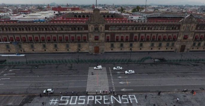 Exigen a Mancera que vuelvan a pintar la leyenda #SOSPRENSA que fue borrada por su gobierno.
