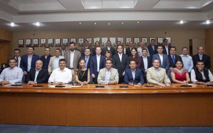 Se reúnen presidentes estatales del PAN con la dirigencia nacional.