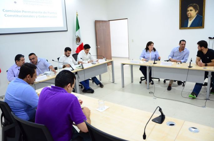 Aprueban tres dictámenes en comisiones  