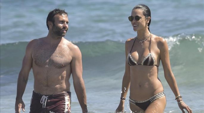La modelo brasileña Alessandra Ambrosio vacaciona en Ibiza. 