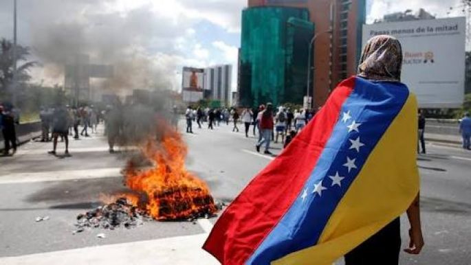 Éxodo de venezolanos al extranjero, huyen de la represión del gobierno