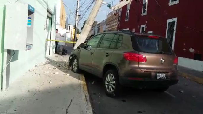 Sin luz y sin auto por volarse el alto.