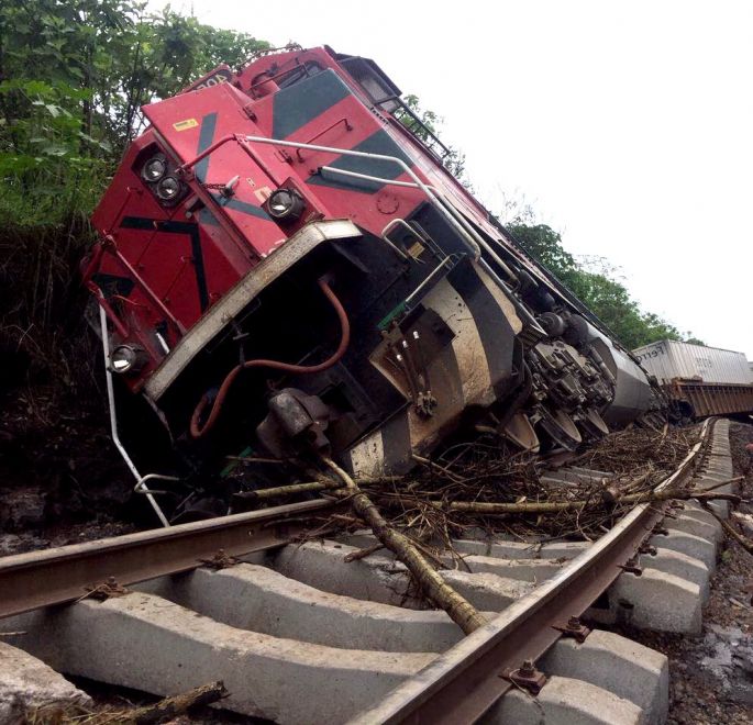 Se descarrila tren en Nayarit.