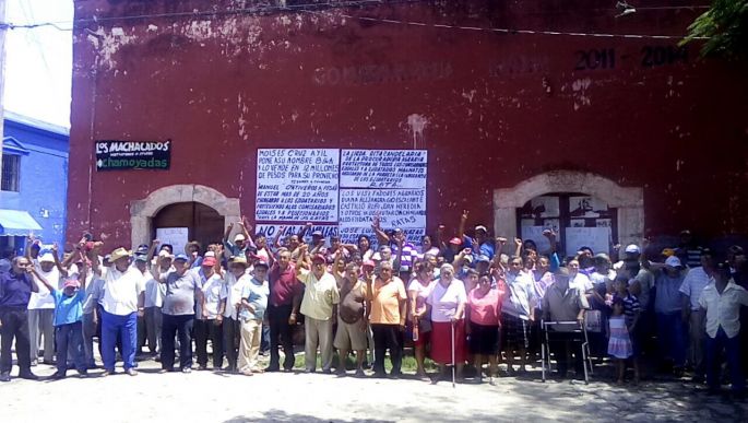 “Clausuran” en Conkal la Casa Ejidal".