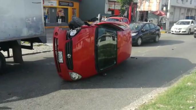 Por borracho acaba volcado 