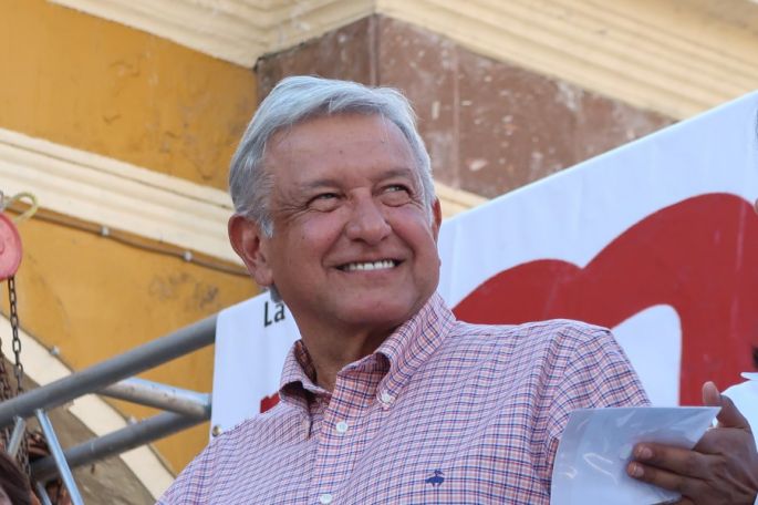 Pide AMLO estar pendientes y cuidar la renegociación del TLC, porque el gobierno de EU abusa de la autoridad de Peña.