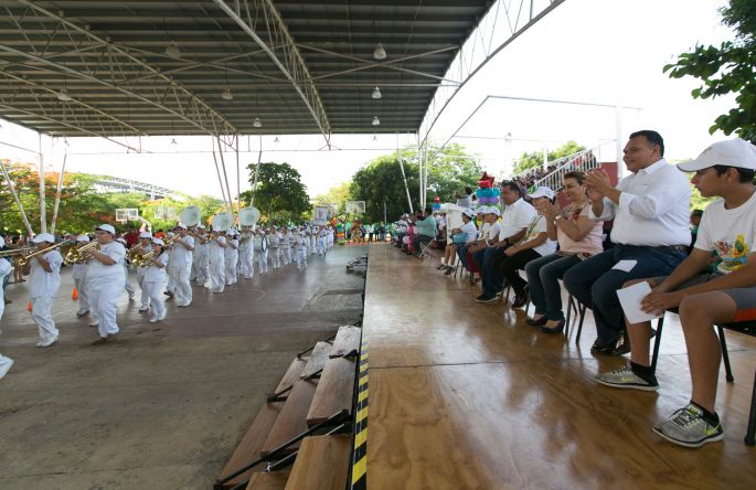 Inicia el encuentro estatal de "Escuela de verano. Bienestar en vacaciones".