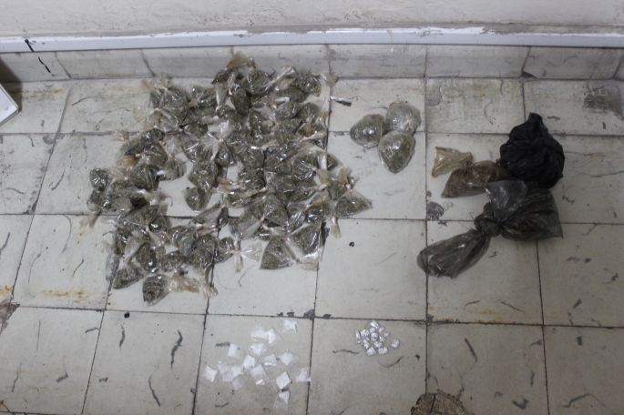 Se decomisa presunta droga en el Centro de Mérida