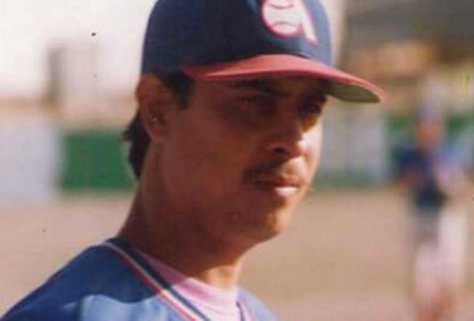 Ex pelotero de los Acereros de Monclova asesina a su mujer y luego se priva de la vida.