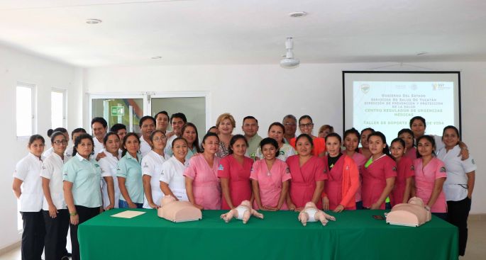 Auxiliares de Enfermería del Isstey elevan su nivel profesional.