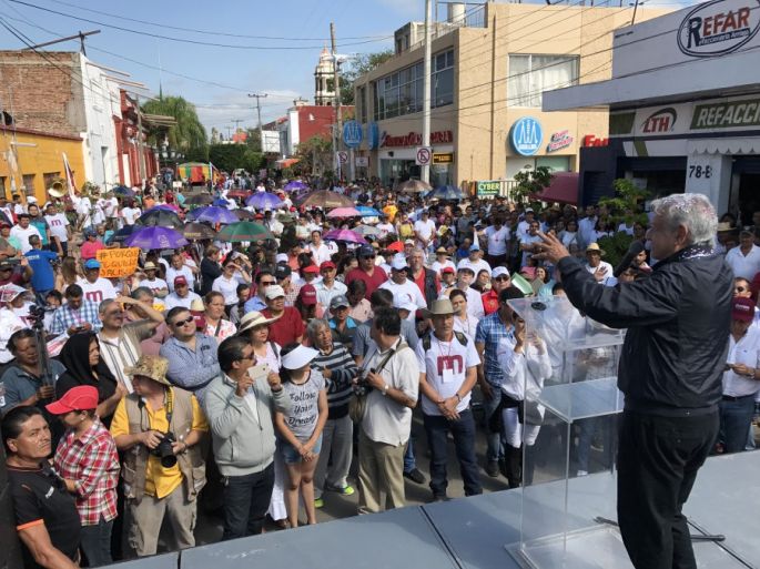 Reta AMLO a mafia del poder que presente una sola prueba de la supuesta vinculación con el gobierno de Venezuela.