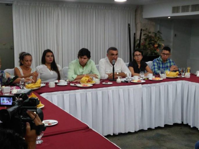 Presenta agrupación ciudadana "Ya Basta", demanda legislativa.