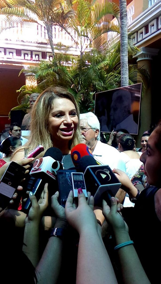 Barrera Concha sigue usando el tema de las luminarias como bandera política: Angélica Araujo.