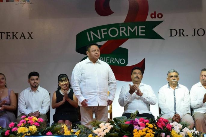 Sin “oposición” rinde informe alcalde de Tekax.