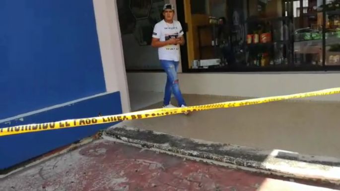 Asaltan encapuchados negocio en la Avenida Canek.