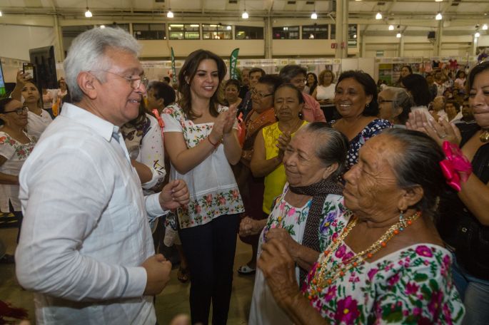 Asiste titular del DIF Nacional a la Expo Adulto Mayor