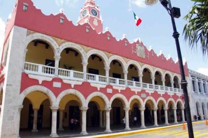 Acusan empleados municipales de presiones ante el inicio electoral panista.