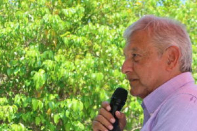 Propone López Obrador hacer una acuerdo de paz para detener la guerra y la violencia en México.