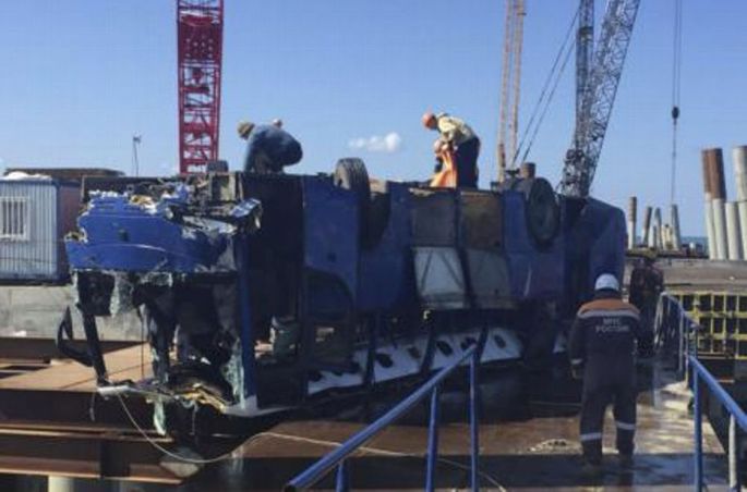 Cae autobús al mar en Rusia, 18 muertos.