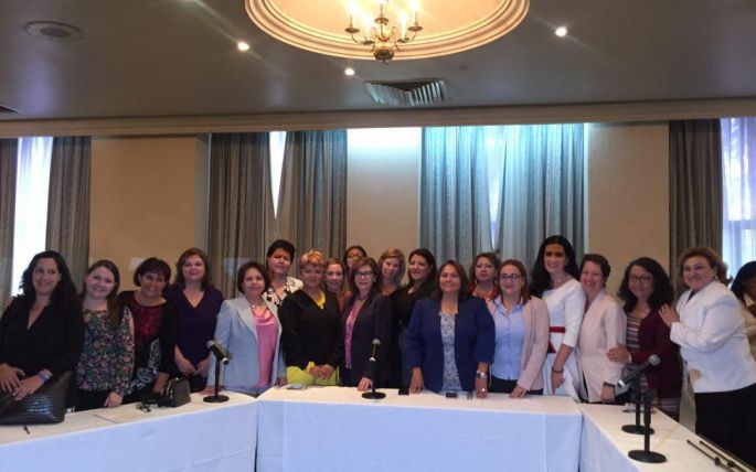 Mujeres del PRD y PAN buscan construir agenda igualitaria para el Frente Amplio Democrático.
