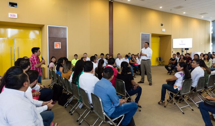 Jóvenes proponen acciones para contribuir a desarrollo estatal.
