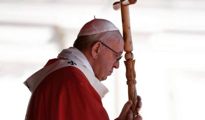 El papa alerta de los peligros de los horóscopos: "Con ellos se empieza a tocar fondo".