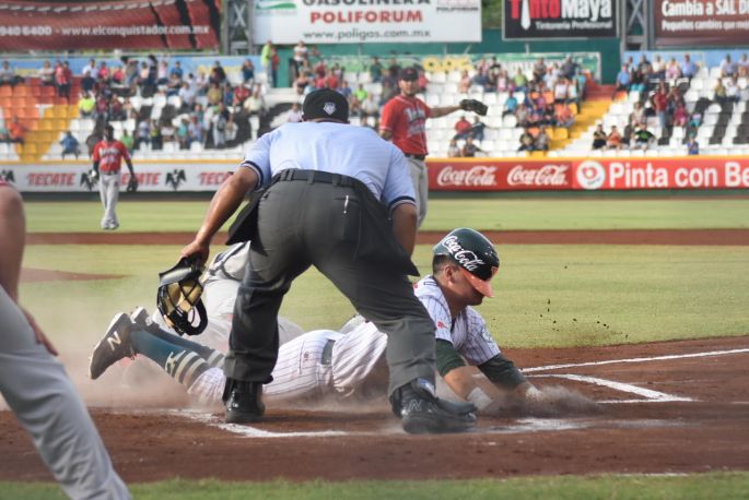 Con pitcheo de lujo de Negrín, Leones pega primero: 2x0 a Bravos