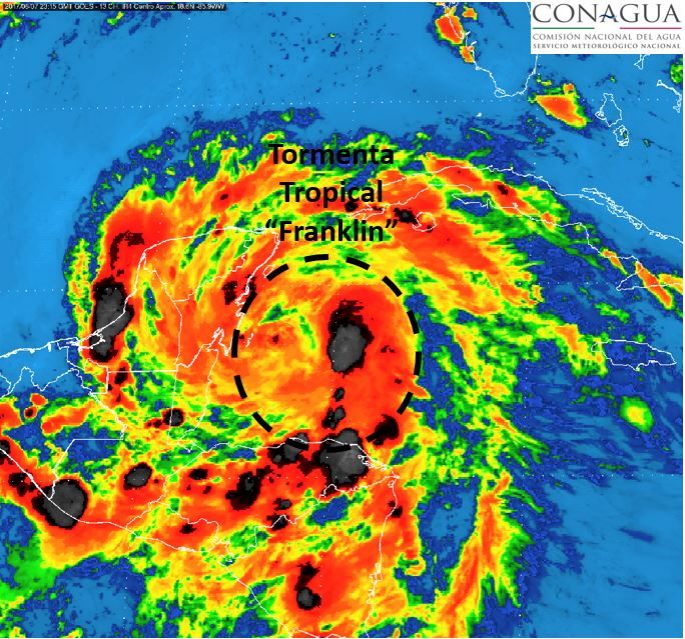 Para esta noche se prevén tormentas de intensas a torrenciales en Yucatán, Quintana Roo y Campeche.