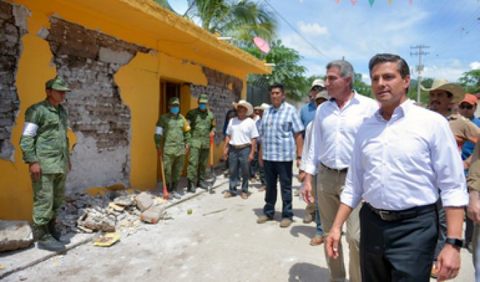 Las labores de rescate de personas en la ciudad de México continúan; no se suspenden: Enrique Peña Nieto