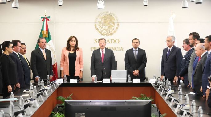 Recibe el Senado de la República el Paquete Económico 2018 de la Secretaría de Hacienda y Crédito Público.