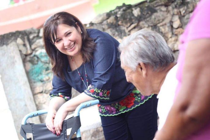 Celia Rivas ayuda a personas en nueve colonias del sur meridano.