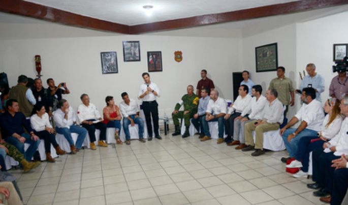 Se reúne EPN con miembros sector empresarial y de de la Construcción, para coordinar ayuda a damnificados.