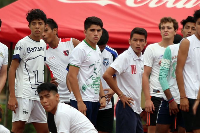 Casi 200 jóvenes de prepa buscan un lugar en VENADOS FC.