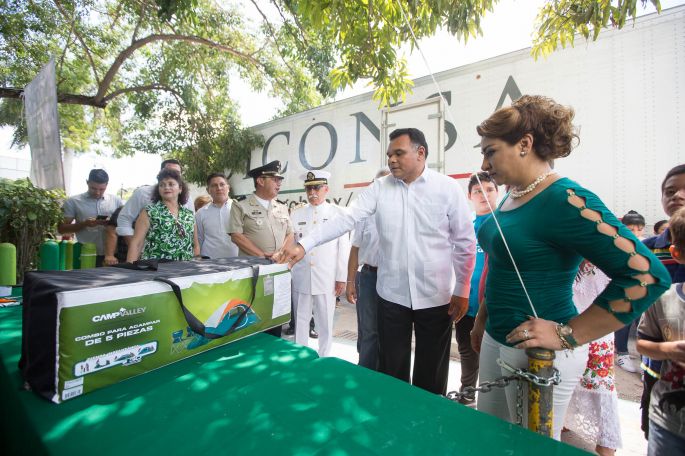 Yucatecos continúan con generosas aportaciones de ayuda humanitaria