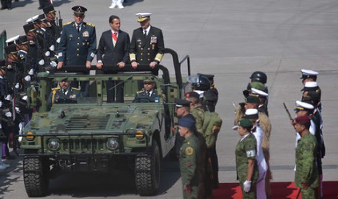 El Primer Mandatario, Enrique Peña Nieto, presidió el Desfile Militar Conmemorativo del 207 Aniversario del inicio de Independencia