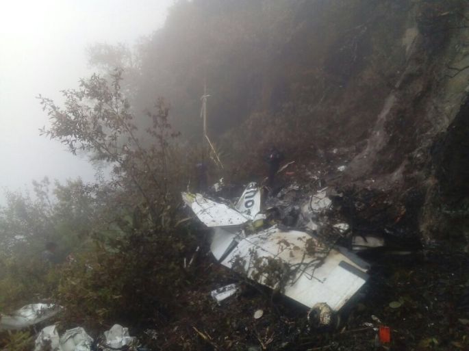 Mueren dos personas en accidente aéreo.