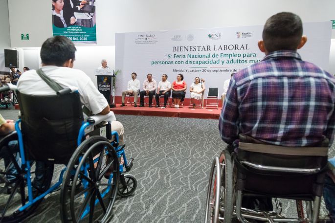 Más de 300 empleos, para personas con discapacidad y adultos mayores