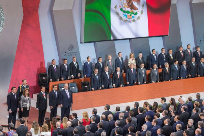 Asiste Rolando Zapata Bello al quinto informe de Enrique Peña Nieto