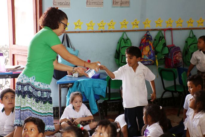 Se protege a estudiantes de la conjuntivitis
