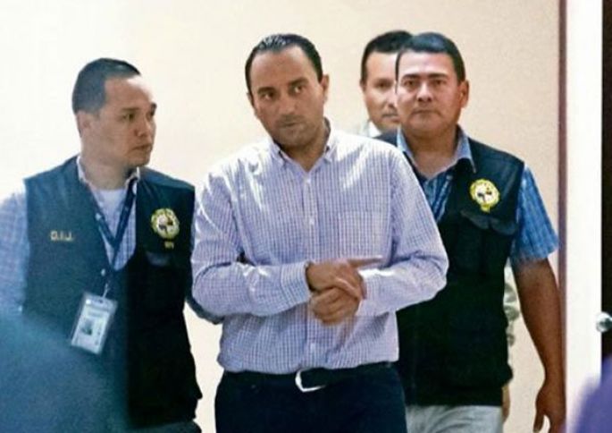 Roberto Borge inicia huelga de hambre en la prisión en Panamá.