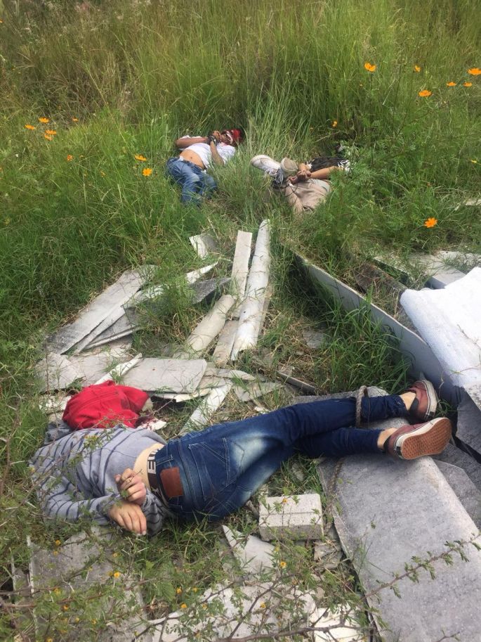 Ejecutan a tres y uno más sobrevive
