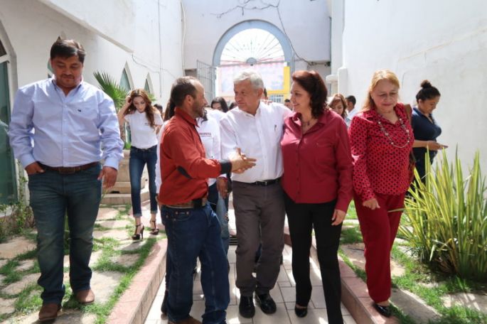El TLC se debe de renegociar después de las elecciones 2018, para evitar que Peña ceda en demasía a EU: AMLO