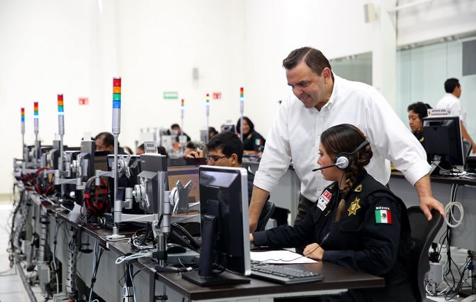 Las mujeres, fundamentales en el desarrollo de Yucatán: Roberto Rodríguez Asaf