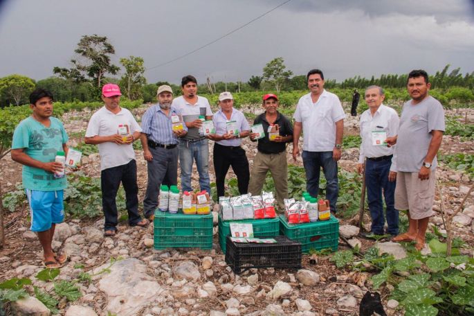 Productores de Dzidzantún reciben semillas e insumos  