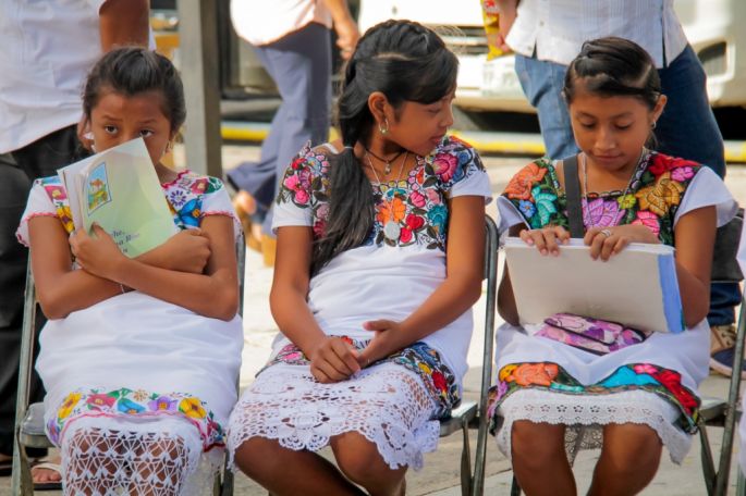 Libros artesanales, poderosas herramientas de difusión en lengua maya