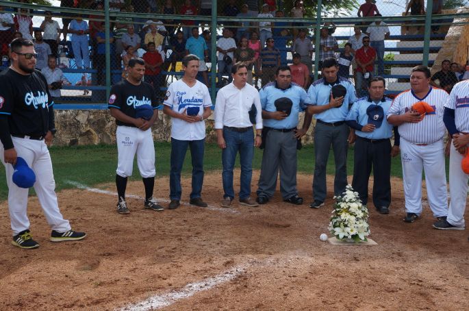Se rinden diferentes homenajes a Russell Gutiérrez