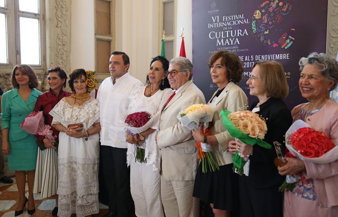 Mujeres destacadas reciben la Medalla de Oro del Ficmaya